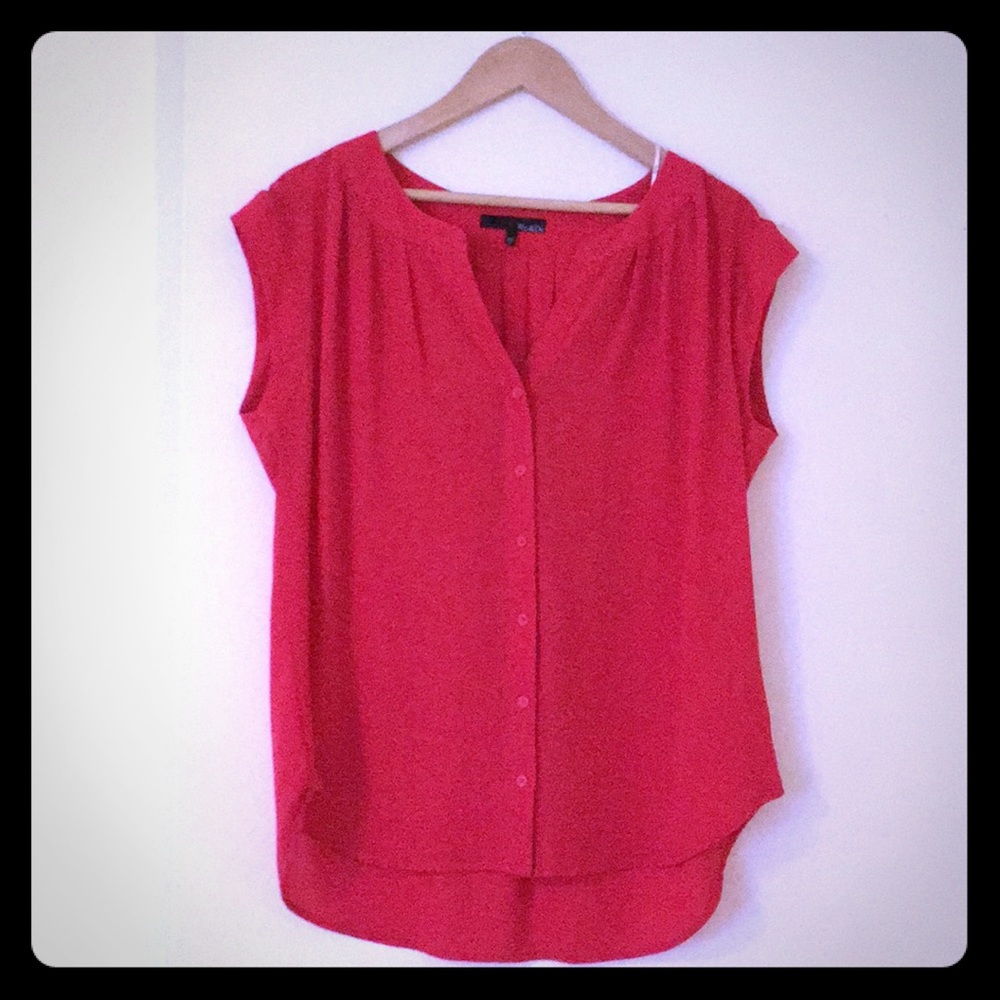 Cap sleeved red blouse